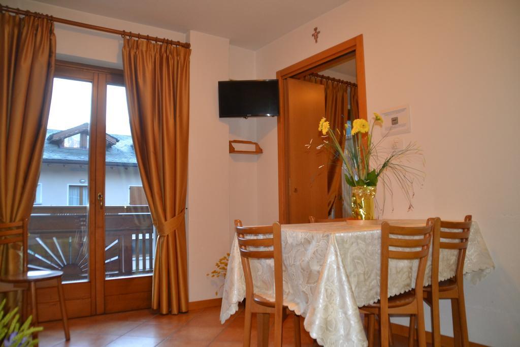 Baita Dei Pini Campodolcino Pokoj fotografie